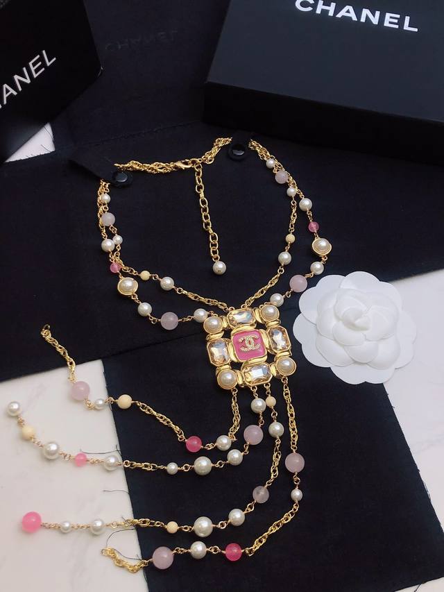 Chanel Xiaoxiang sweet style new year pink tender series glass bead tassel neckl