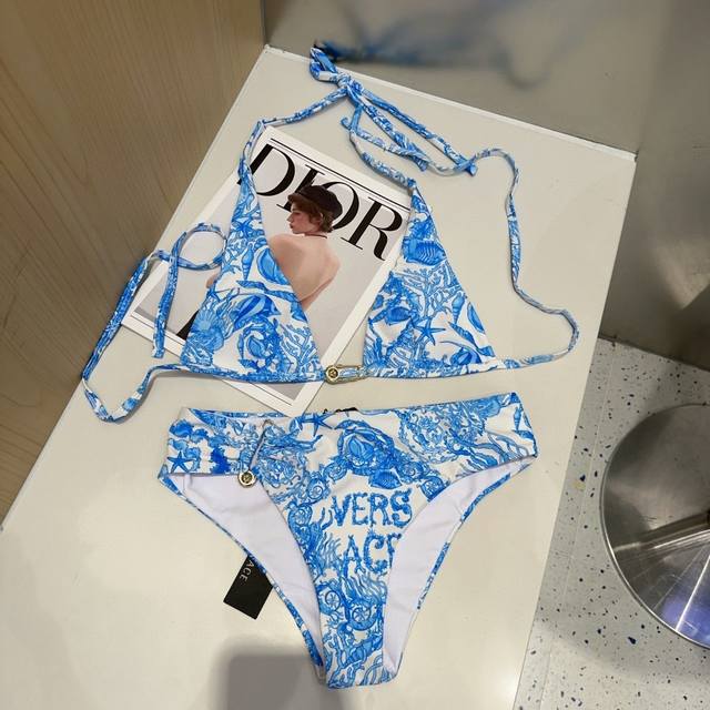 Versace swimsuit, a must-have for fashionistas. Super figure-flattering! Sml DDD