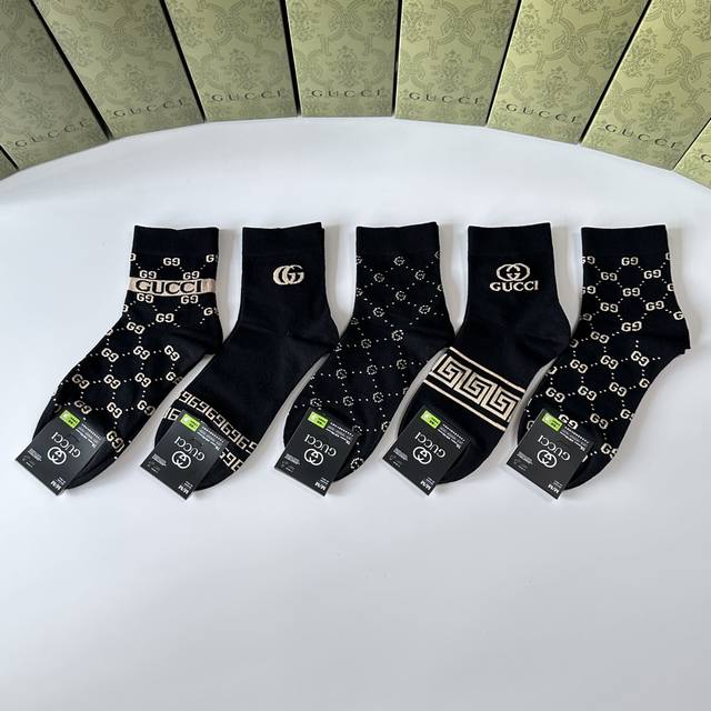 Special packaging Gucci's new classic mid-length stockings, stacked socks! Five