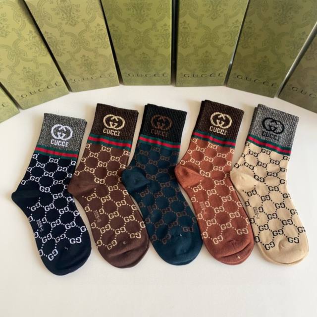 Special counter packaging Gucci's new gold-threaded mid-length stacked socks! Fi