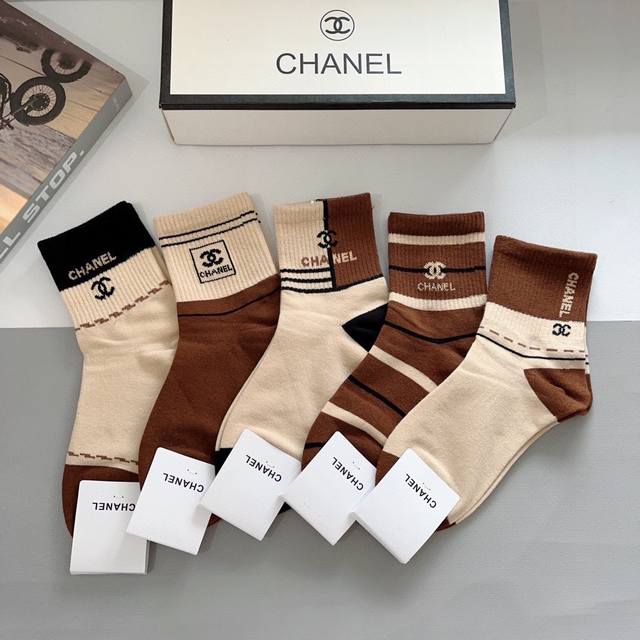 comes with packaging, 5 pairs per box Chanel classic socks, high-end version, p