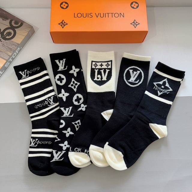 comes with a box of 5 pairs of Lv Louis Vuitton super hot classic letter Logo s