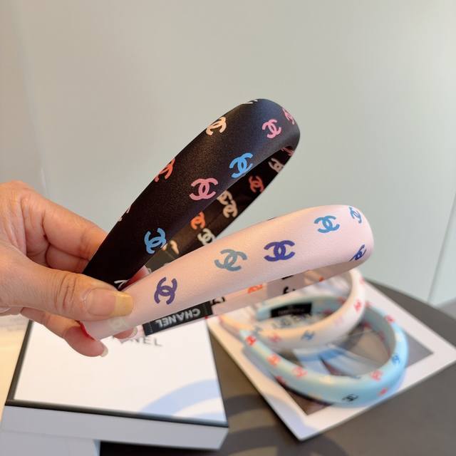 with packaging Chanel Chanel's new exquisite sponge headband, retro headband, p