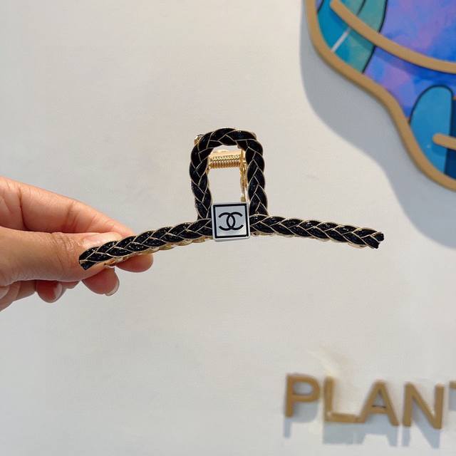with packaging single CHANEL Chanel high-value one-word clip, versatile and sim