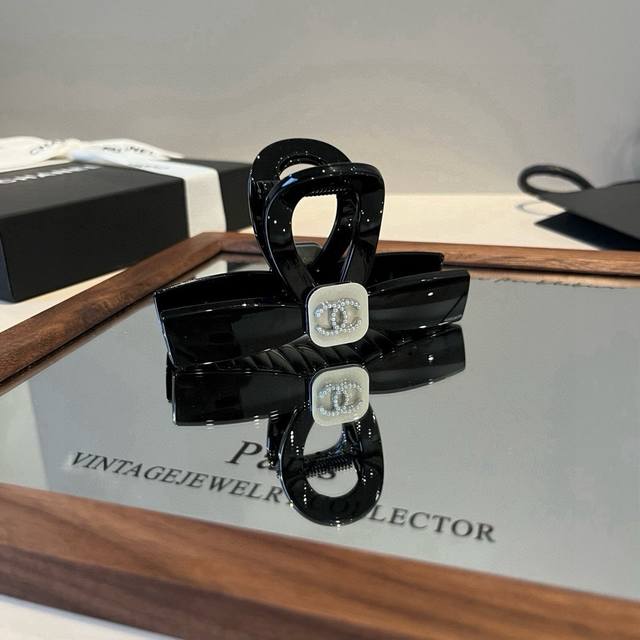 Chanel Chanel new hairpin DDD