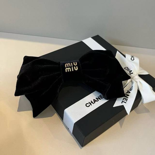 Miumiu new top clip DDD