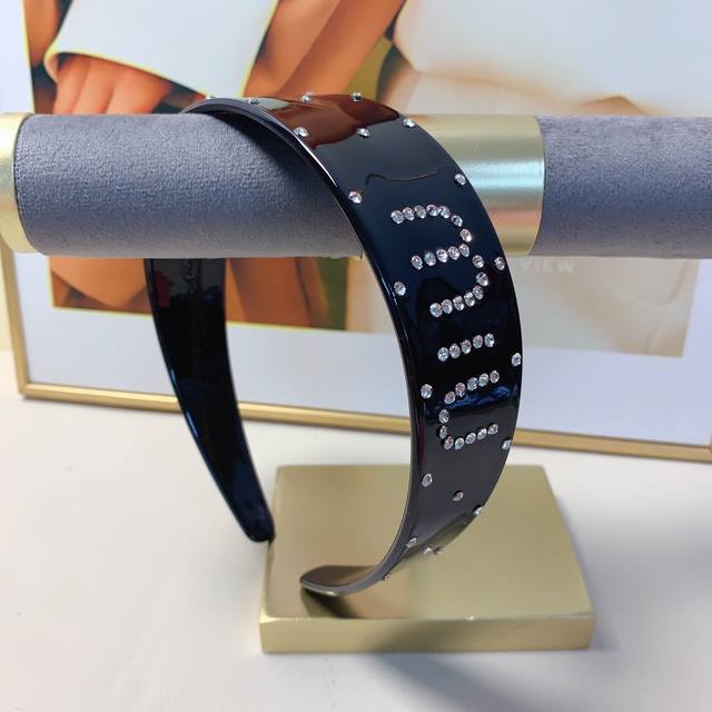 Miumiu Miao Miao Miumiu headband resin Czech diamond light luxury style headband