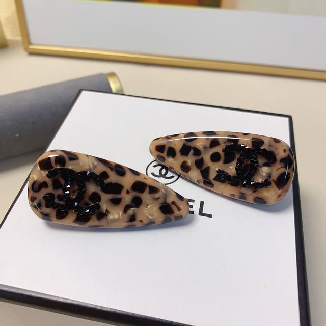 Chanel Xiaoxiang Chanel hairpin leopard print pressure clip edge clip daily exqu