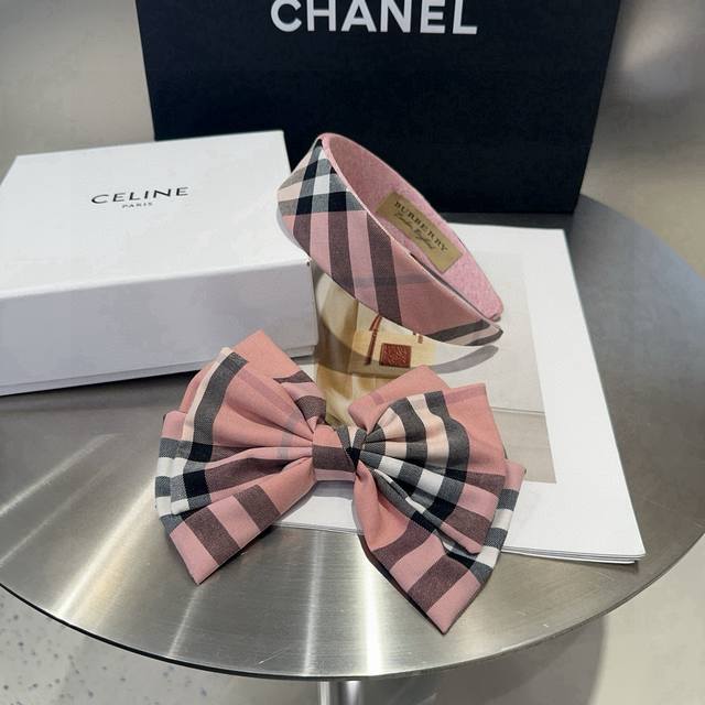 Comes with box Burberry's latest plaid headband, fashionable and trendy, practi