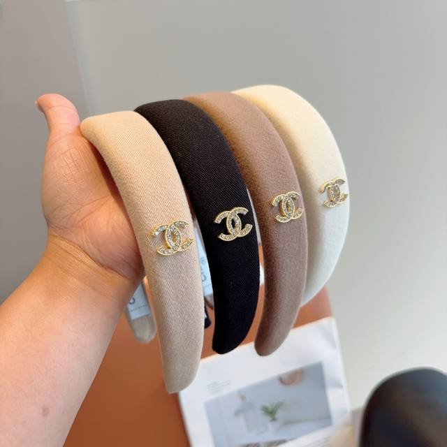 with packaging Chanel Chanel's new exquisite sponge headband, retro headband, p
