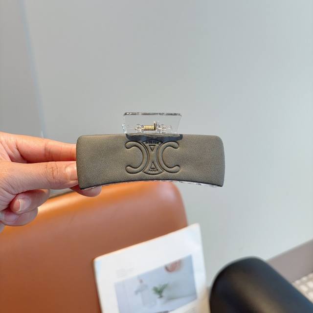 with packaging Celine Arc de Triomphe new grab duckbill clip hairpin, classic l