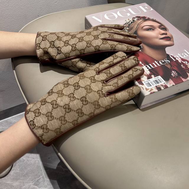 2025 New Exclusive First Launch Touchscreen Gloves Gucci's New High-End Sheepski