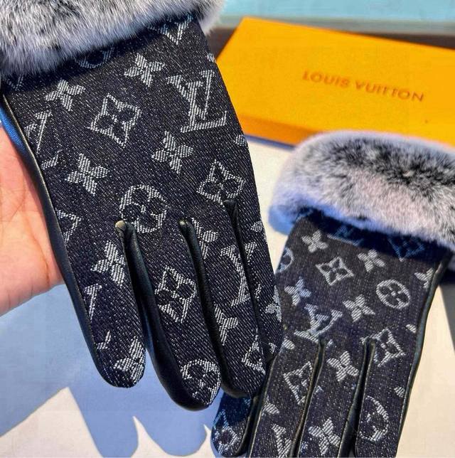 2025Lv new fur denim with leather gloves, fashionable motorcycle gloves, new aut