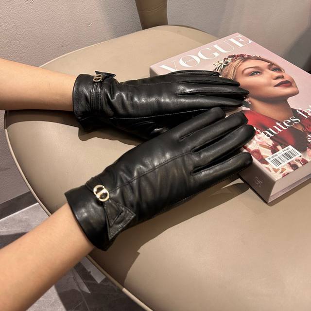 New exclusive debut touch screen gloves Dior Dior original quality official web