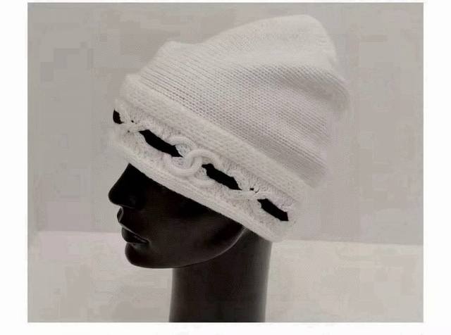 Chanel knitted beanie DDD