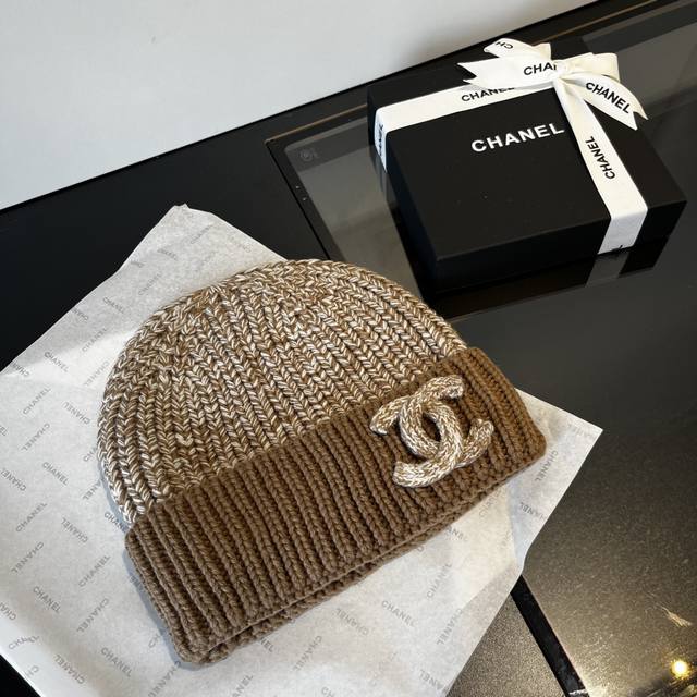 Chanel knitted beanie DDD