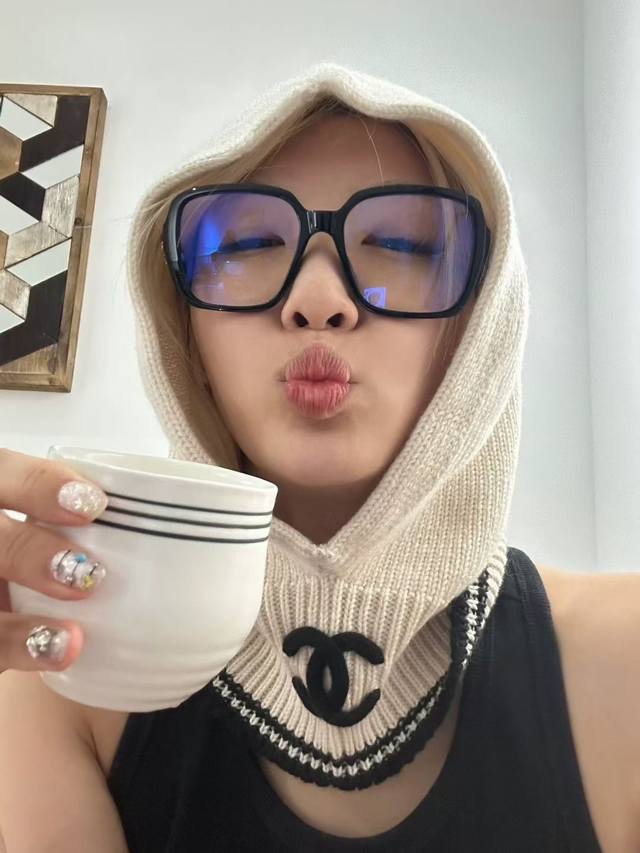 Chanel Chanel pullover wool hat, hat and scarf dual use, super cost-effective DD