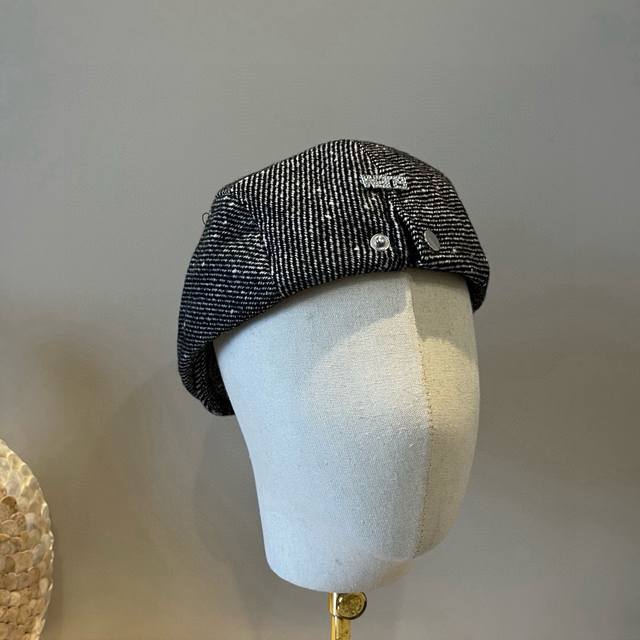 Alexander Wang forward peaked cap, light and versatile DDD