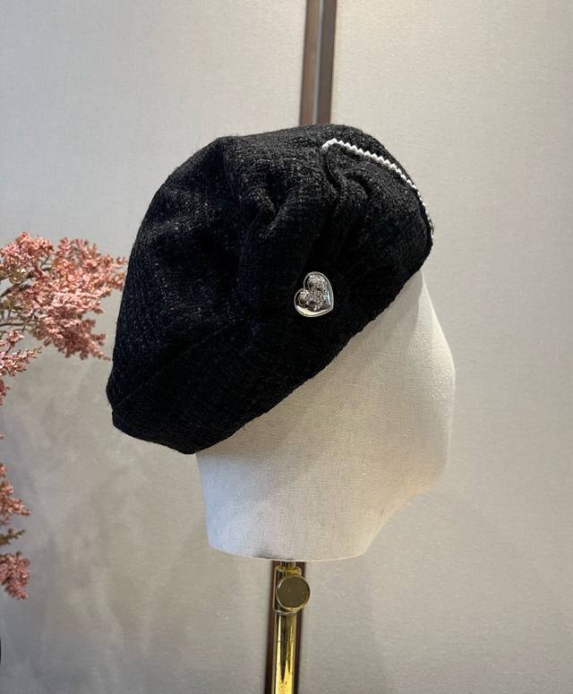 Chanel new beret DDD