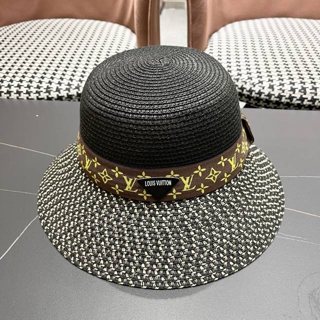 Lv Louis Vuitton 2025 new sunshade color matching straw hat beach style, simple