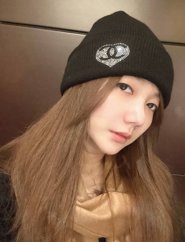 Chanel knitted beanie DDD