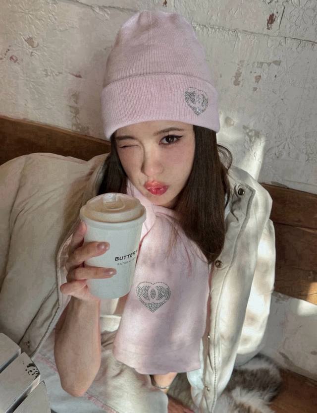 Chanel knitted beanie DDD