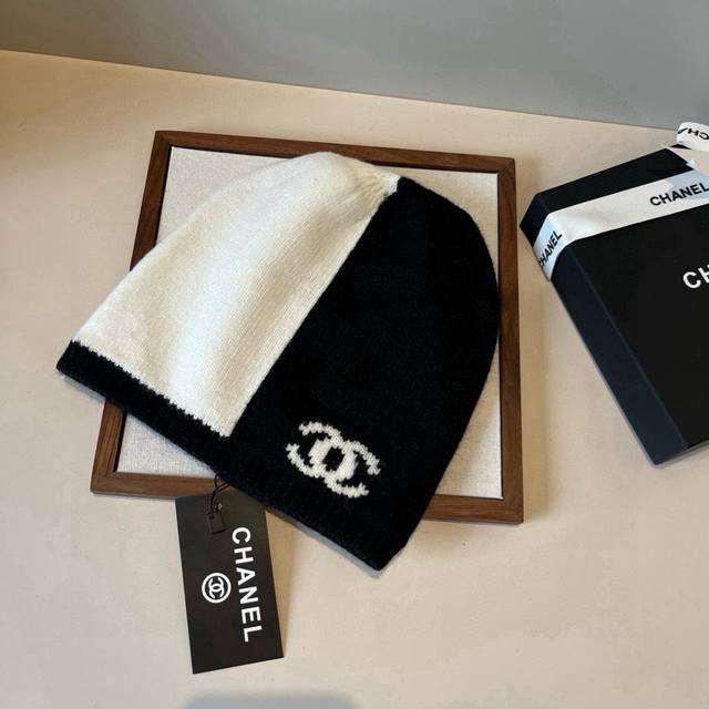 Chanel knitted beanie DDD