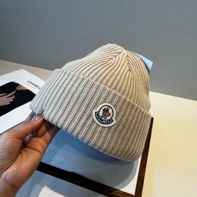 Moncler new knitted wool hat DDD