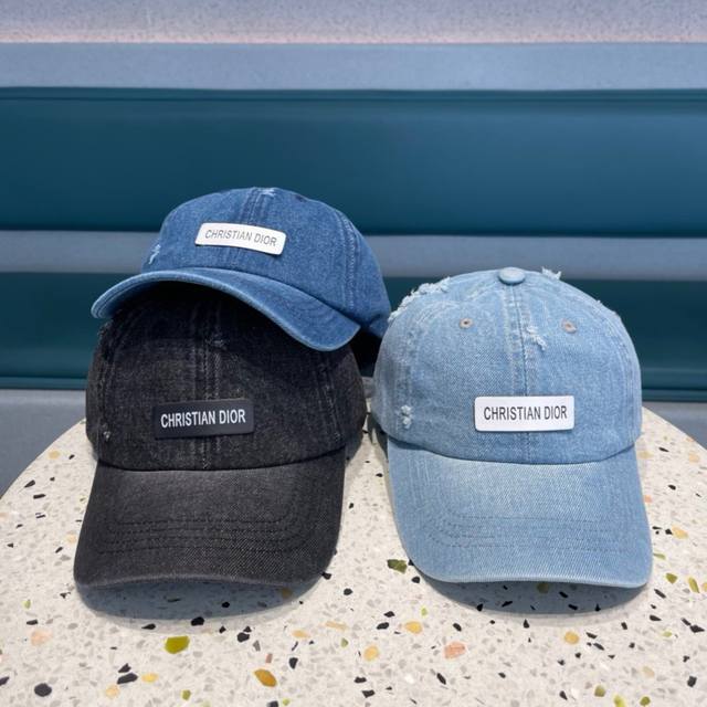Dior, new baseball cap trend for spring and summer, high-end workmanship! Very e