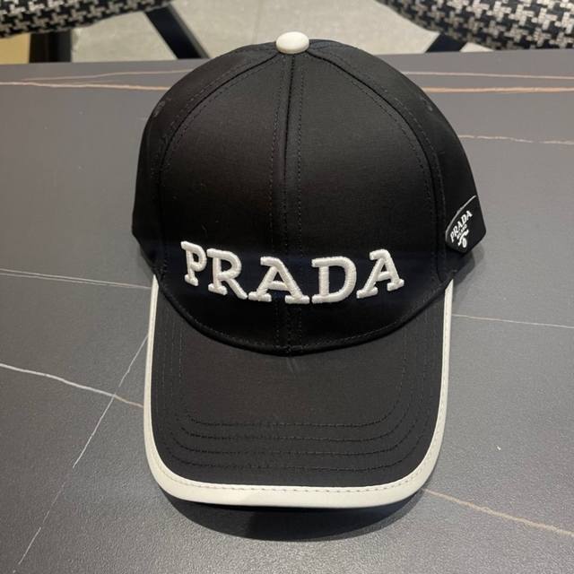 Hot inverted triangle four colors shipped! Prada classic original baseball cap,