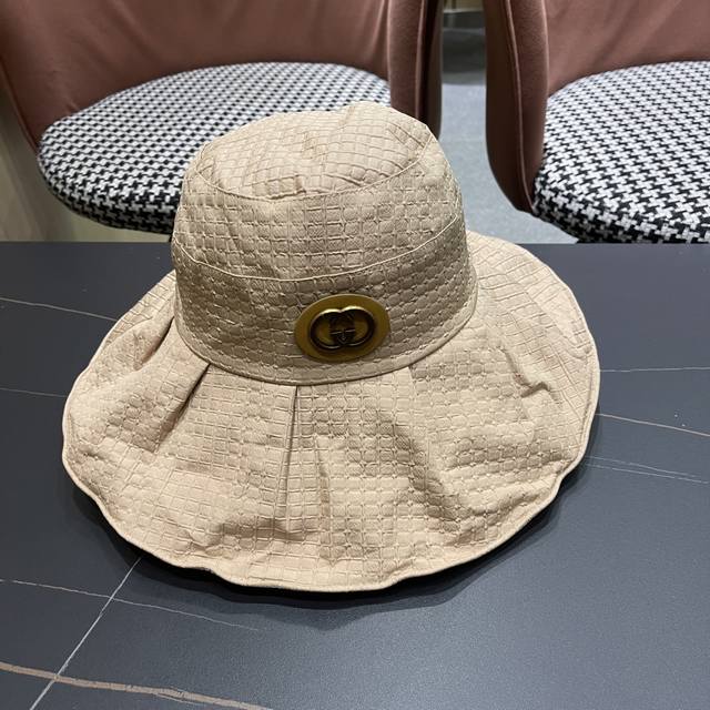Gucci 2025 new women's simple and stylish basin hat with contrasting color lace
