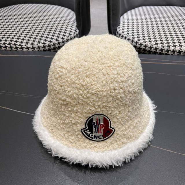 Moncler Mengkou autumn and winter plush bucket hat women's versatile lambskin te