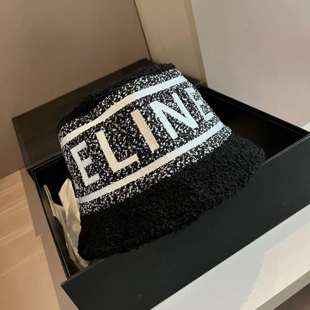 Celine lambswool bucket hat, head circumference 57cm DDD