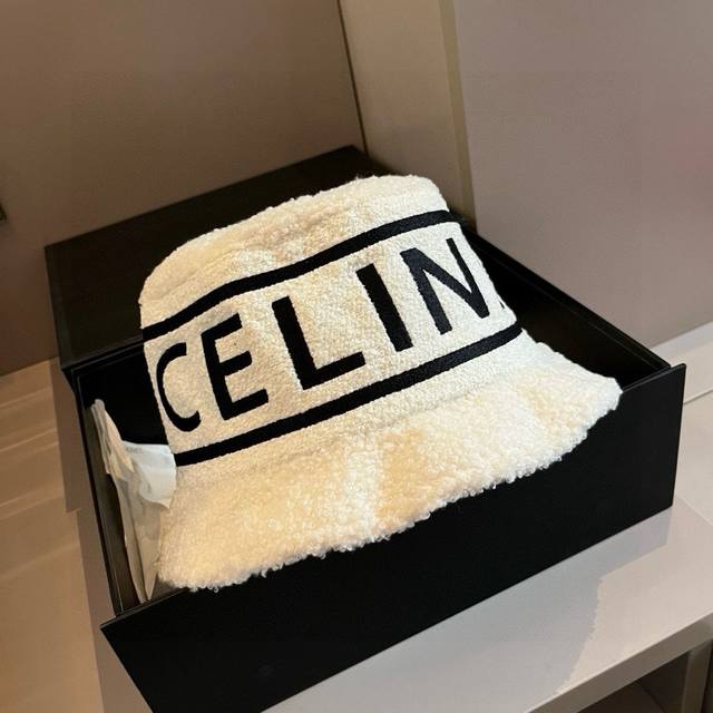 Celine lambswool bucket hat, head circumference 57cm DDD