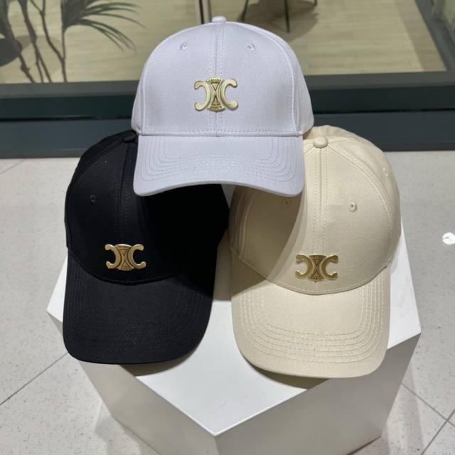 Celine official website purchasing version. The latest baseball caps with celebr