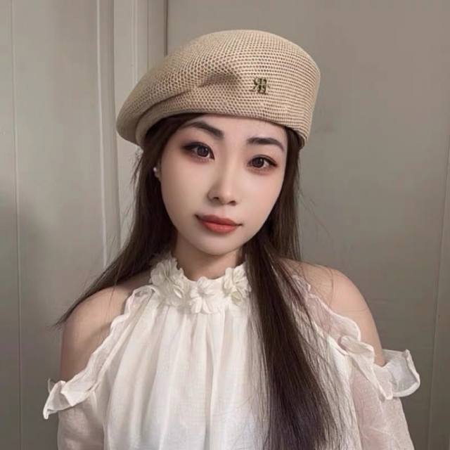 Celine 2025 Spring and Summer Thin Knitted Beret Women's Korean Style Stereotype