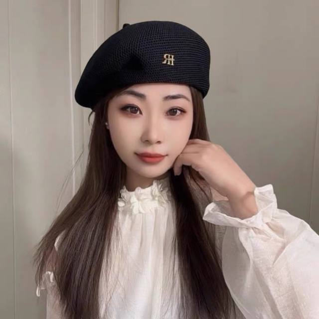 Celine 2025 Spring and Summer Thin Knitted Beret Women's Korean Style Stereotype