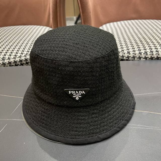 Prada 2025 Autumn/Winter new checkered triangle logo bucket hat, super easy to m