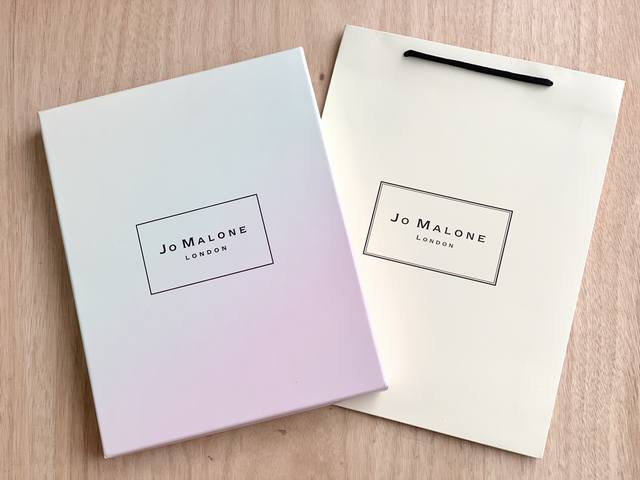 Counter-quality Customs-certified perfume, each set is individually coded! One
