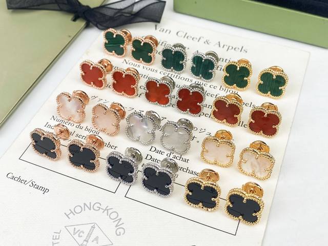 Van Cleef & Arpels 1.5 medium four-leaf clover earrings are a classic and timel