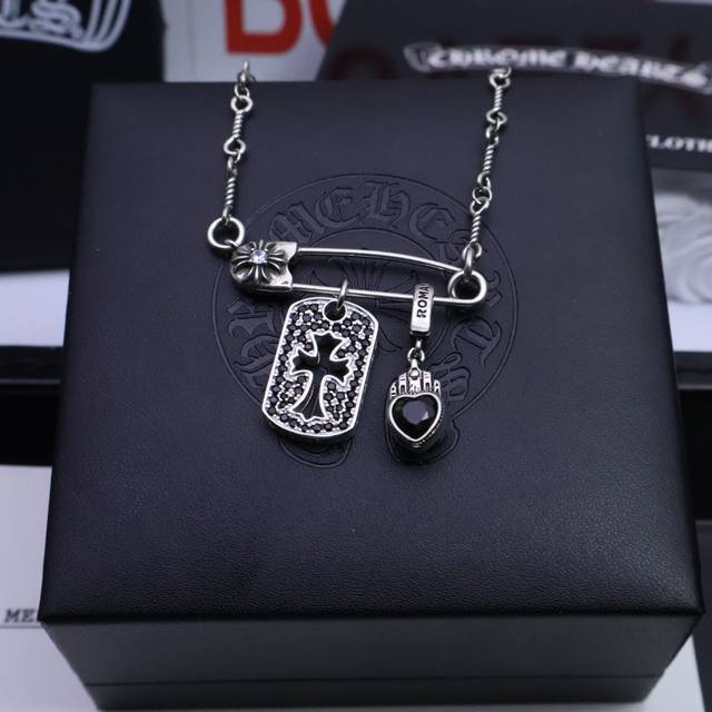 Fashion Recommendation] Chrome Hearts Brooch Necklace, whether for a date, a din