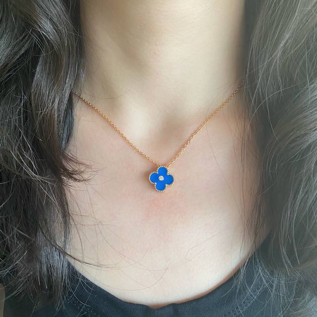 Thick chain with CNC clasp, V-gold plated with 9780220Vca high-grade blue agate