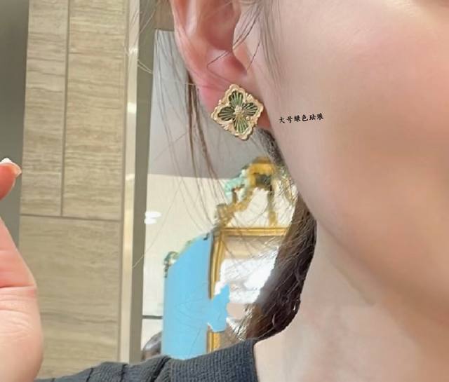 V Gold Buccellati Opera House series green enamel earrings, retro palace style f