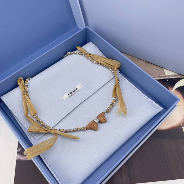 We offer the Hf detachable wooden butterfly necklace Z 990! A super unique desig