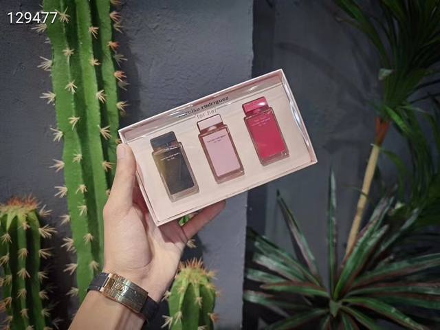 Counter quality Narciso Rodriguez For Her perfume, the internet-famous, masculi