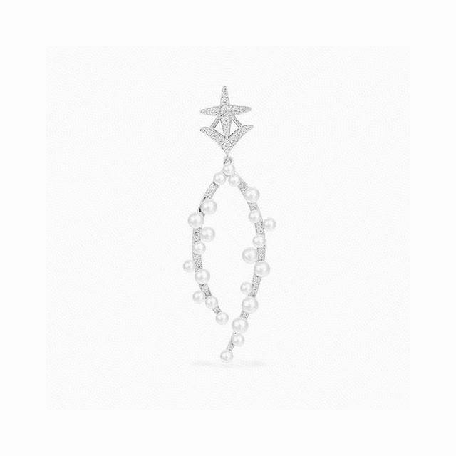 Apm Monaco Star Flower Pearl Hoop Small Stud Earrings! The new season's Star and
