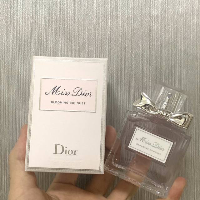 Counter quality DDD, exquisite workmanship and long-lasting fragrance. Dior Miss