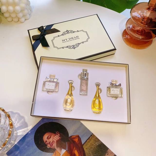 Counter-quality Dior perfume sample set of five. Includes: J'adore Eau de Parfum
