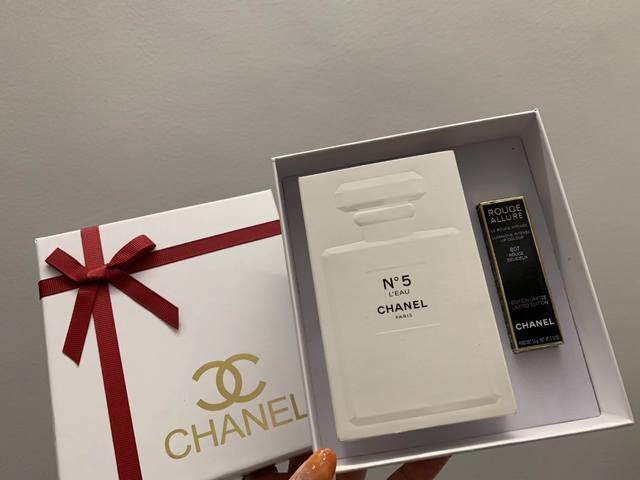 Official quality 140 original quality Chanel 2-piece gift set! The world-famous