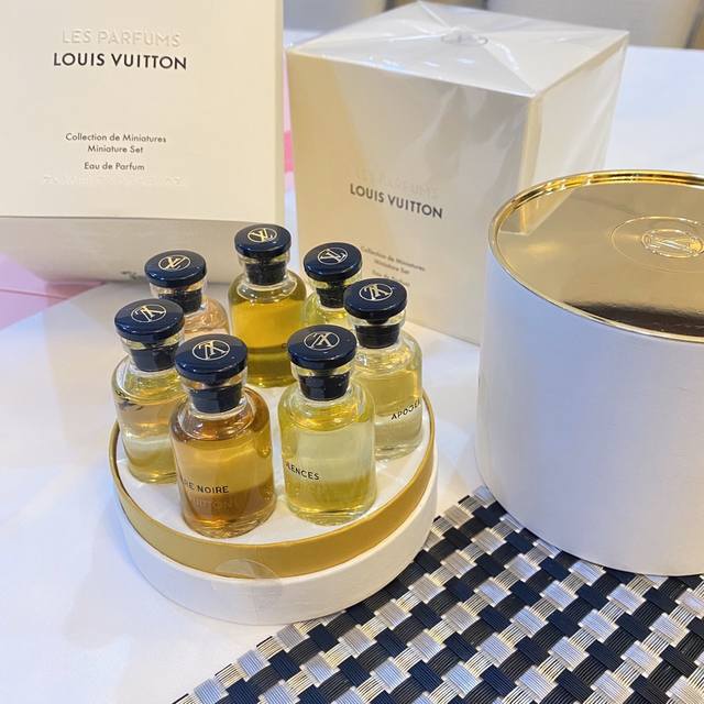 Counter quality Lv Louis Vuitton perfume mini set 10Ml*7 Export original consis
